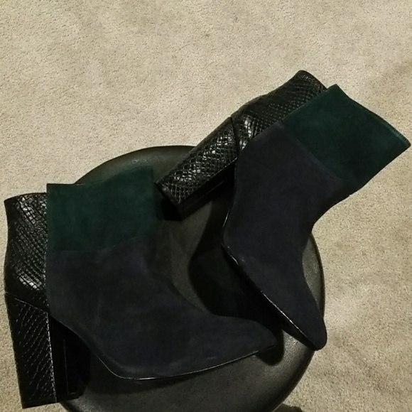 Chinese Laundry booties - Picture 2 of 4